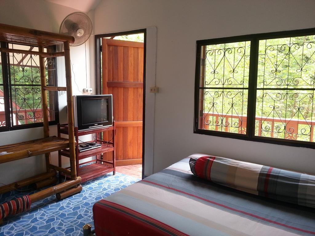 Ban Sabai Sabai Guest House Kanchanaburi Chambre photo
