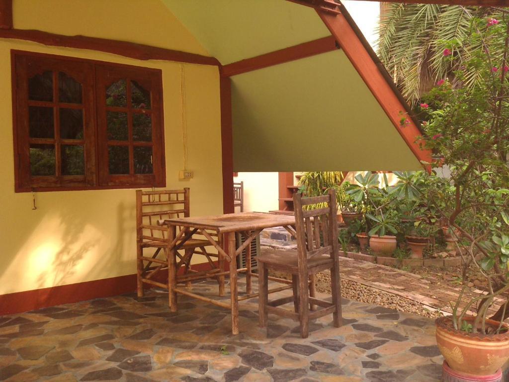 Ban Sabai Sabai Guest House Kanchanaburi Chambre photo