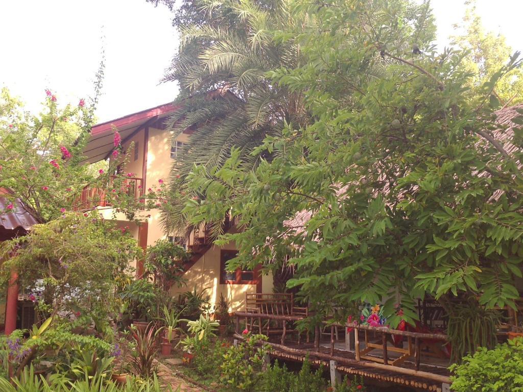 Ban Sabai Sabai Guest House Kanchanaburi Extérieur photo
