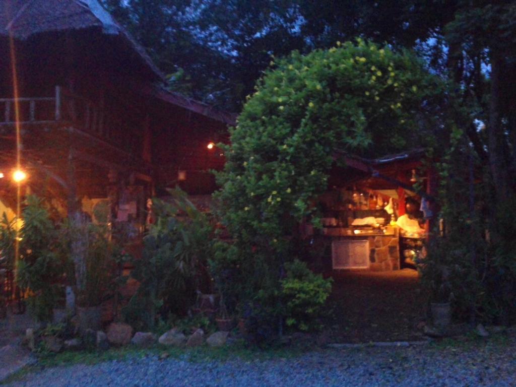 Ban Sabai Sabai Guest House Kanchanaburi Extérieur photo